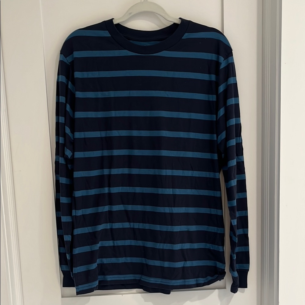 NWT Gap Men's Navy Striped Long Sleeve Shirt